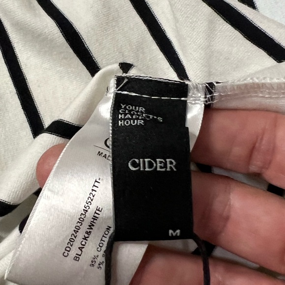 Cider Medium Top Pair NWT Summer Vacay Vibes 🏖️🚢 - Picture 8 of 11
